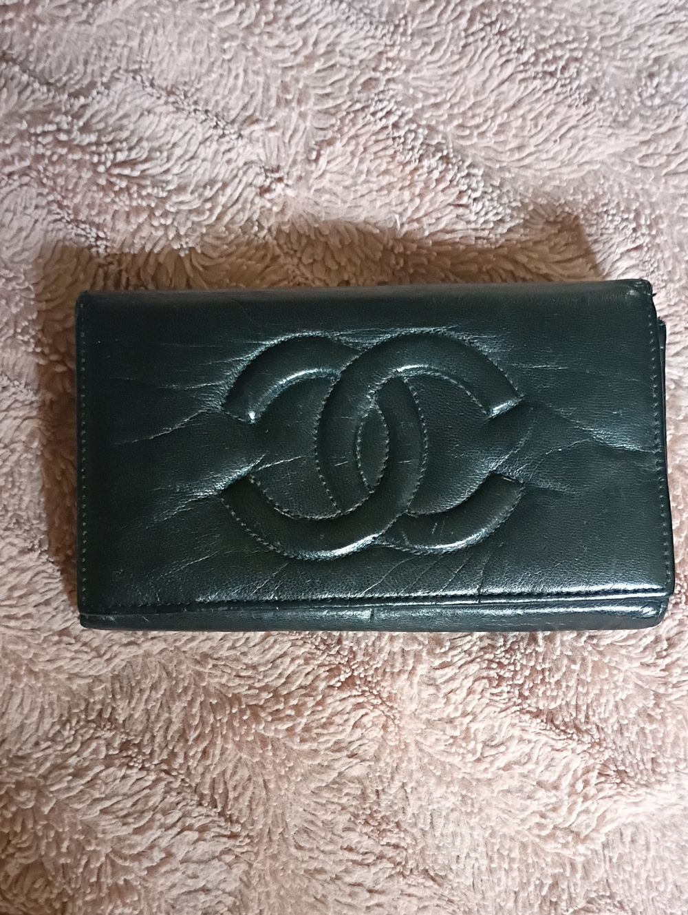 Vintage Chanel Black leather bi-fold wallet